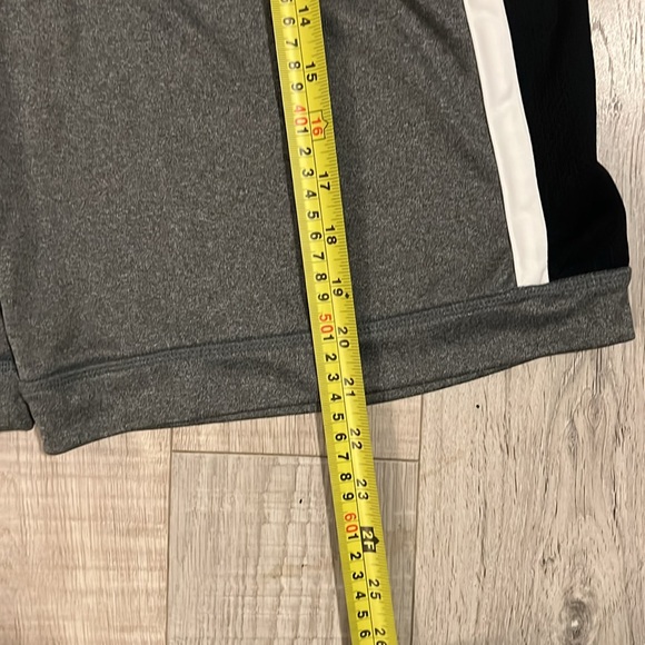 Old Navy Athletic Shorts - Picture 8 of 8